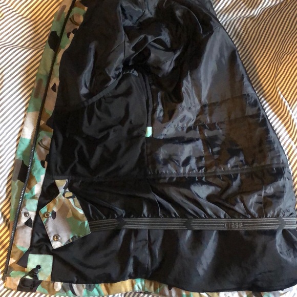 Women’s snowboard jacket - Picture 4 of 5